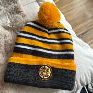 Adult boston bruins winter hat
